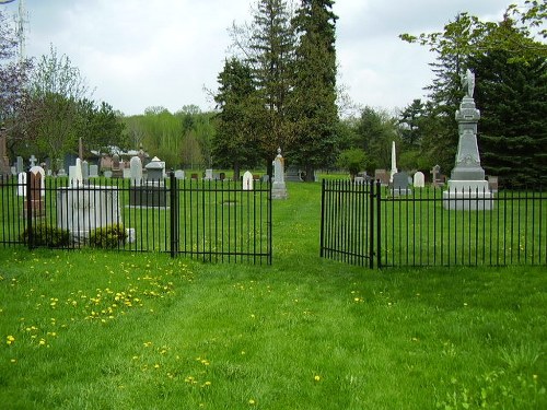 Commonwealth War Grave St. John's Anglican Church Cemetery