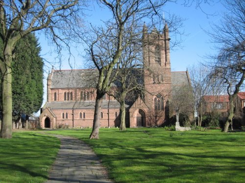 Oorlogsgraven van het Gemenebest St. Anne Churchyard