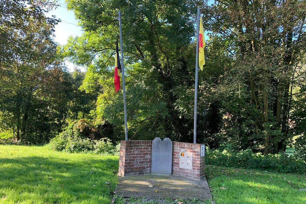 Monument to 2 soldiers killed at Fort Tancrémont #2