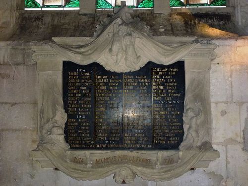 Oorlogsmonument Saint-Pierre-et-Saint-Paul du Neubourg Kerk #1