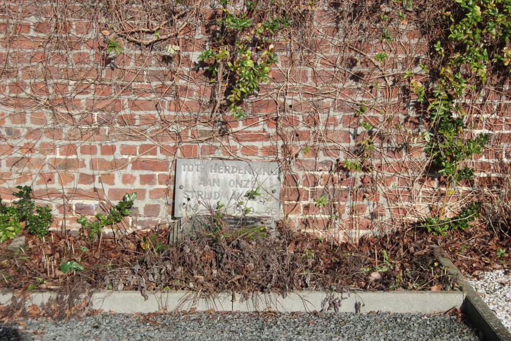 Memorial Cemetery Mere