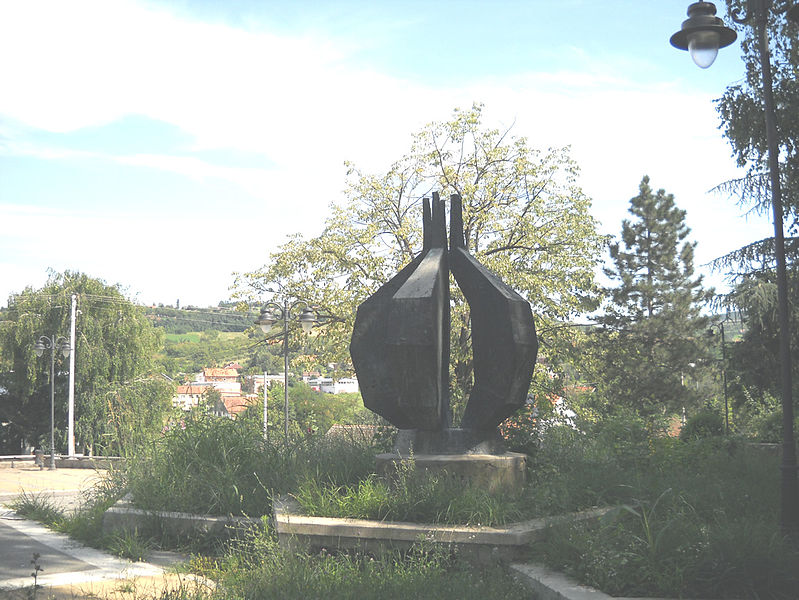 Monument Omgekomen Partizanen Ledinci #1