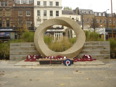 Oorlogsmonument Islington #1