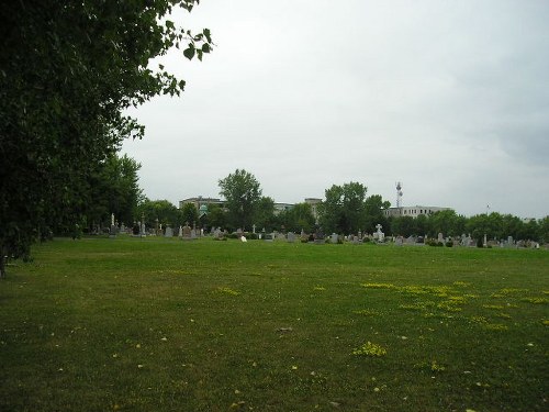Oorlogsgraf van het Gemenebest La Native de la Sainte-Vierge Cemetery #1
