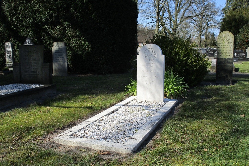 Dutch War Graves Zweeloo #2