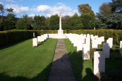 Commonwealth War Graves East Finchley Cemetery #1