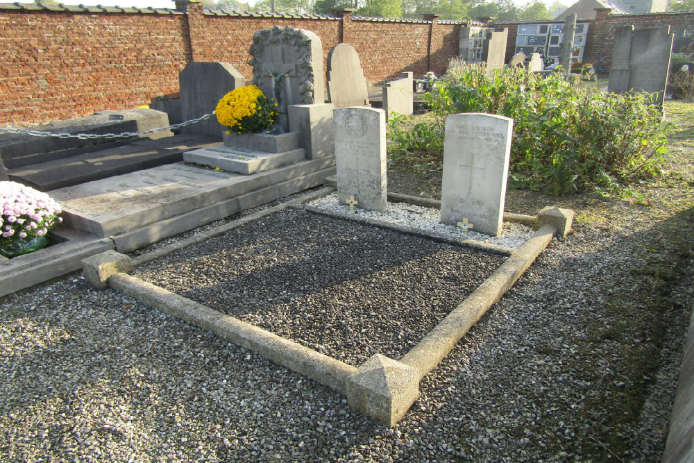Commonwealth War Graves Hennuyeres