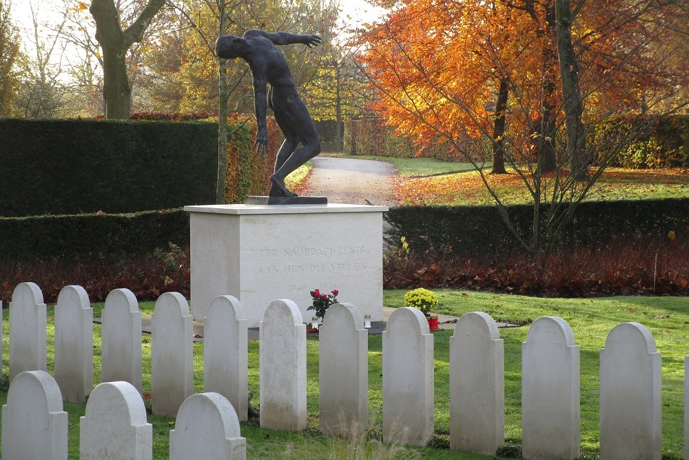 Op de Essenhof klinken wederom 112 namen van zij die vielen