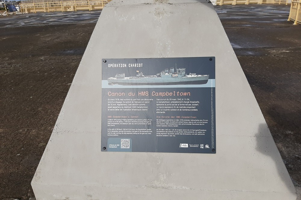 Monument HMS Campbeltown #4