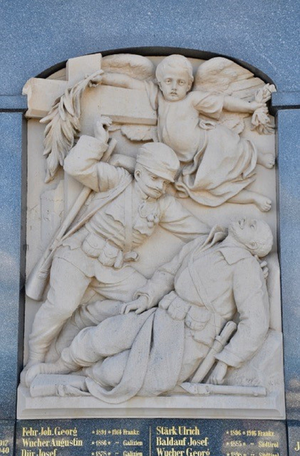 Monument Voor De Gevallenen Soldaten In WO I En WO II Möggers #2