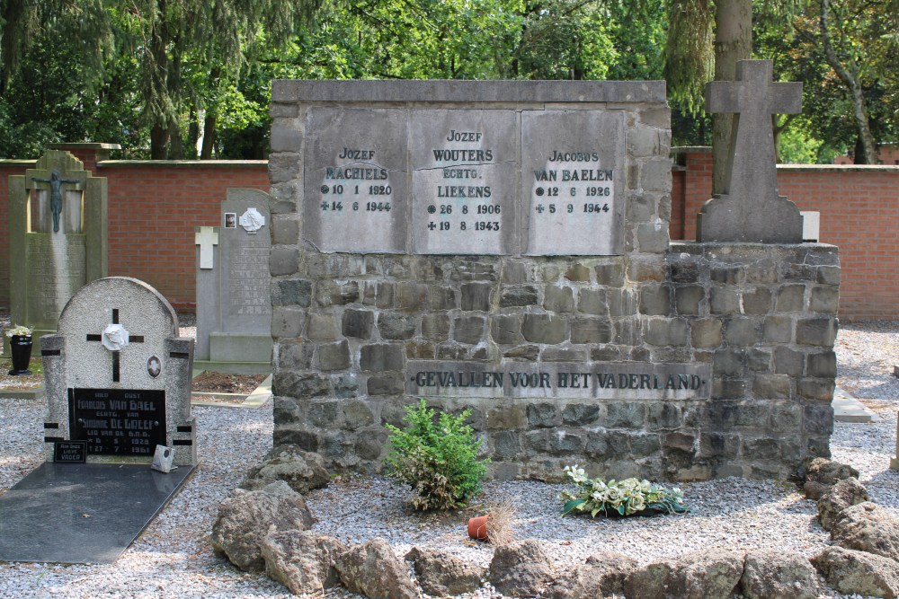 Oorlogsmonument Begraafplaats Kerkhoven Lommel	 #2