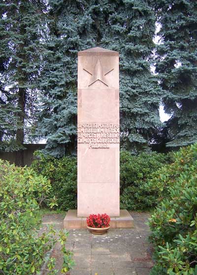 Soviet War Cemetery Grograbe #1