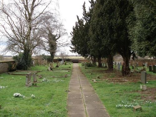 Commonwealth War Graves St. Everilda Churchyard #1