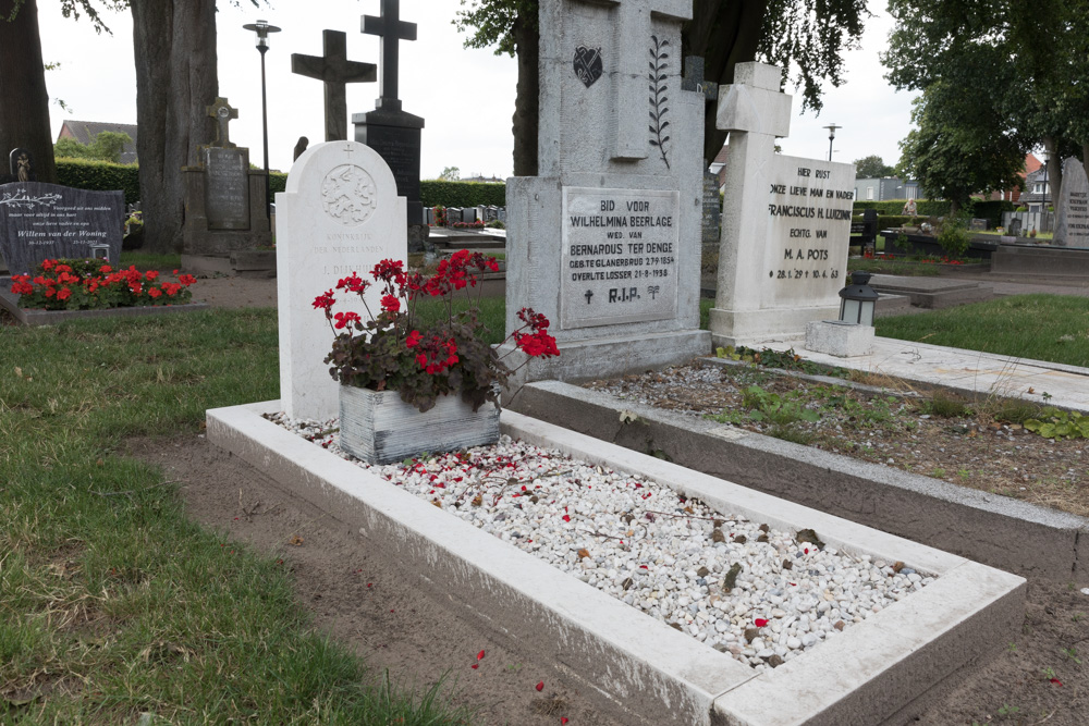 Nederlandse Oorlogsgraven Rooms Katholiek Kerkhof Losser #2