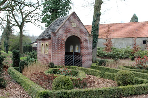 Remembrance Chapel 'Moeder van den Goeden Raad' #1