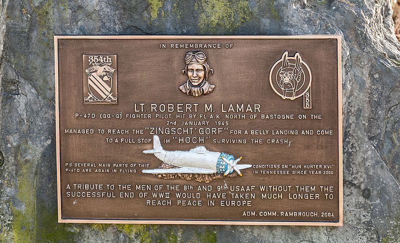 Monument US-Pilot Lt. Robert M. Lamar #2
