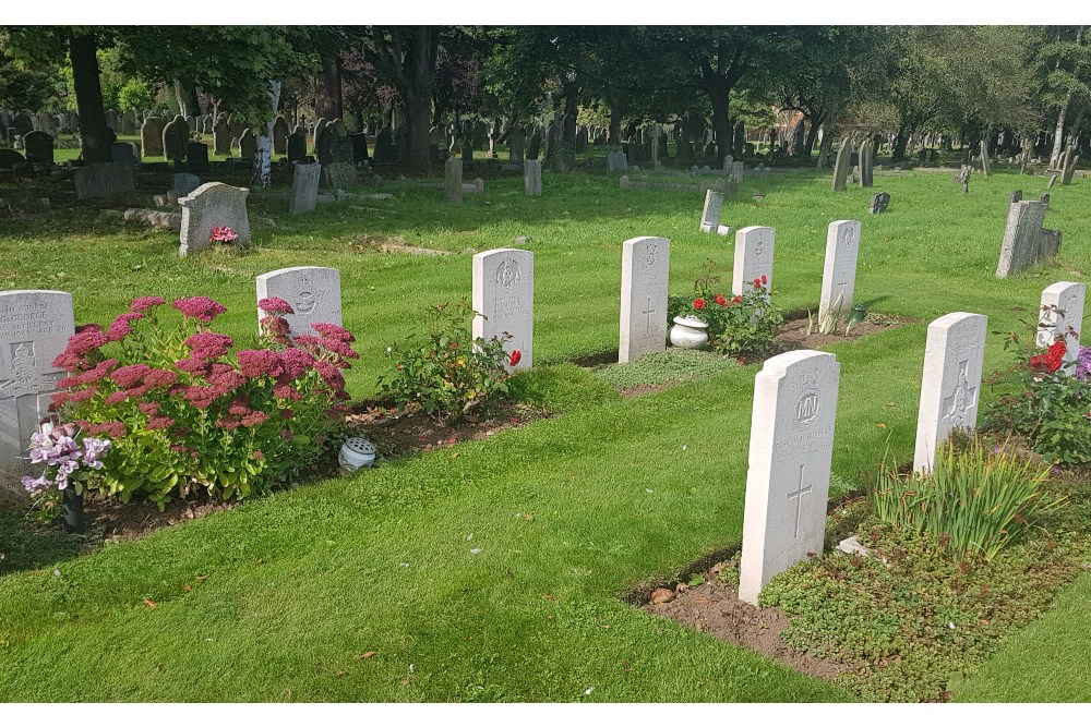 Commonwealth War Graves Whitnash Road Cemetery #3