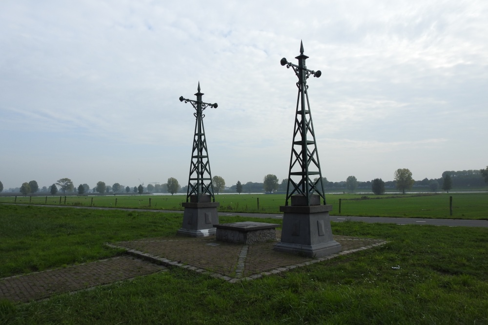 Ornaments destroyed Heusden Bridge #2