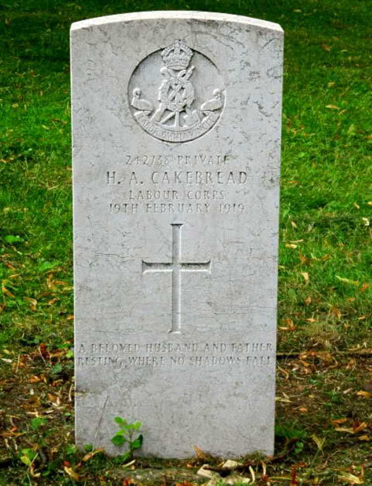 Commonwealth War Graves Holy Trinity Churchyard