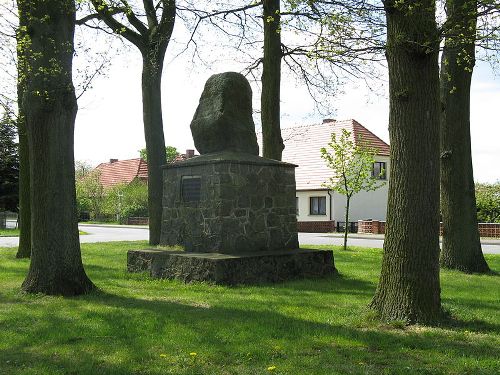 War Memorial Milow