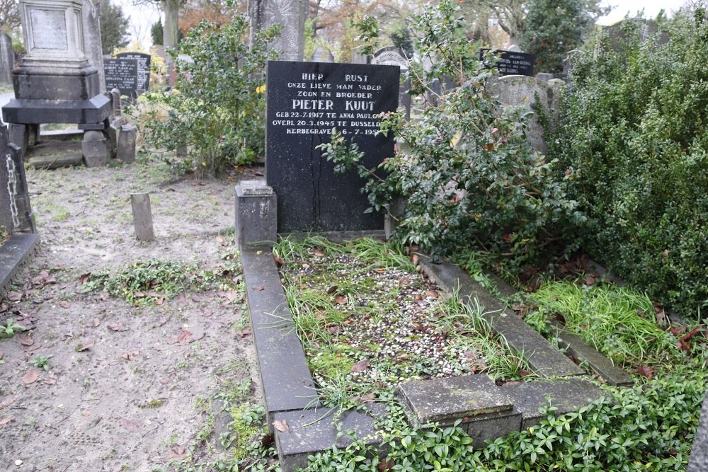 Dutch War Graves Municipal Cemetery Anna Paulowna #3