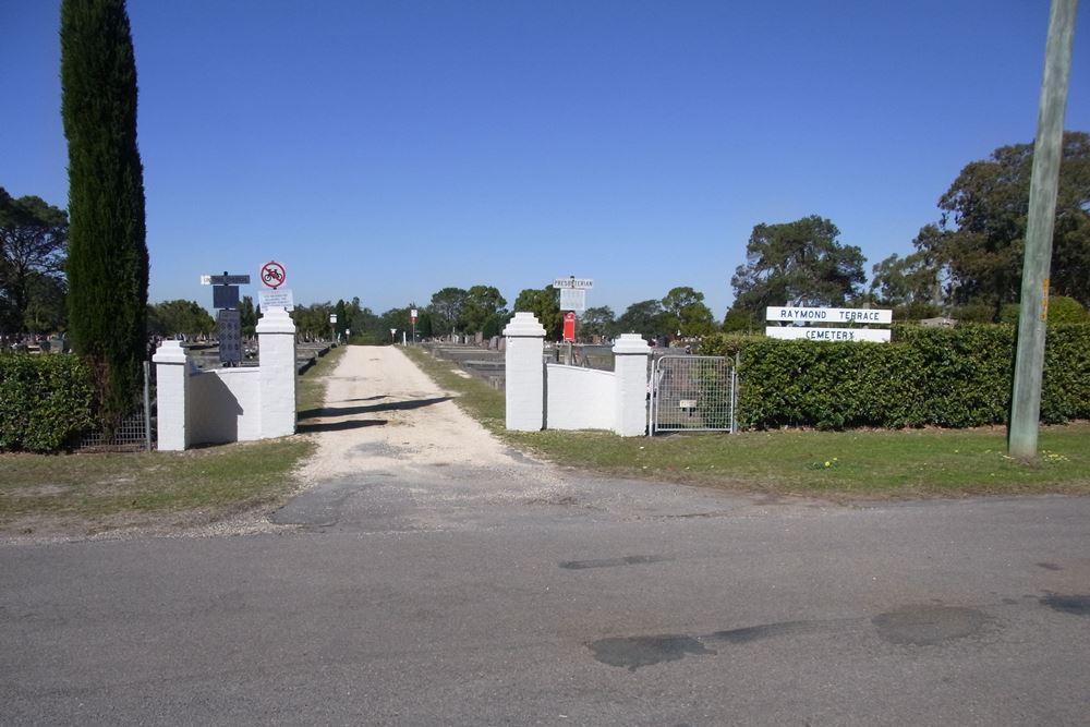 Commonwealth War Graves Raymond Terrace Cemetery #1