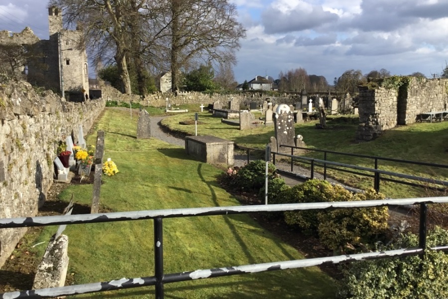 Commonwealth War Grave Athlumney Church Graveyard