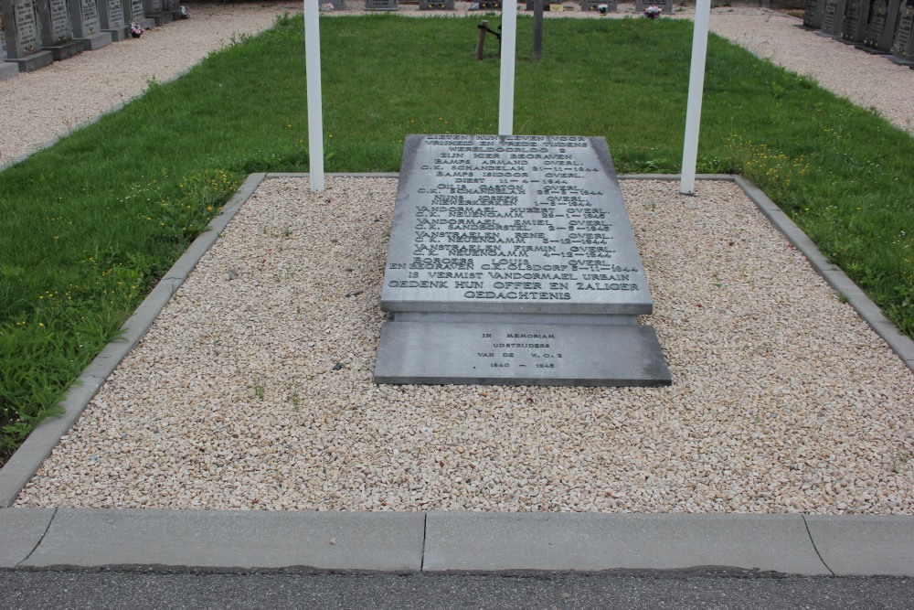 Memorial Stone Second World War Nieuwerkerken #1