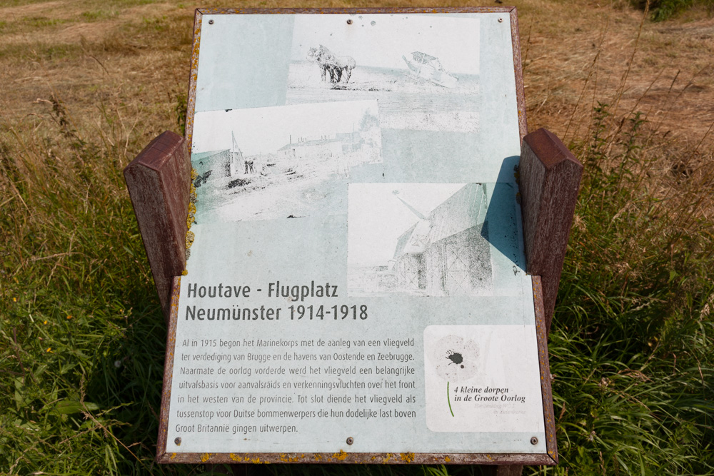 Informatie Sign Former Airfield Neumünster #1