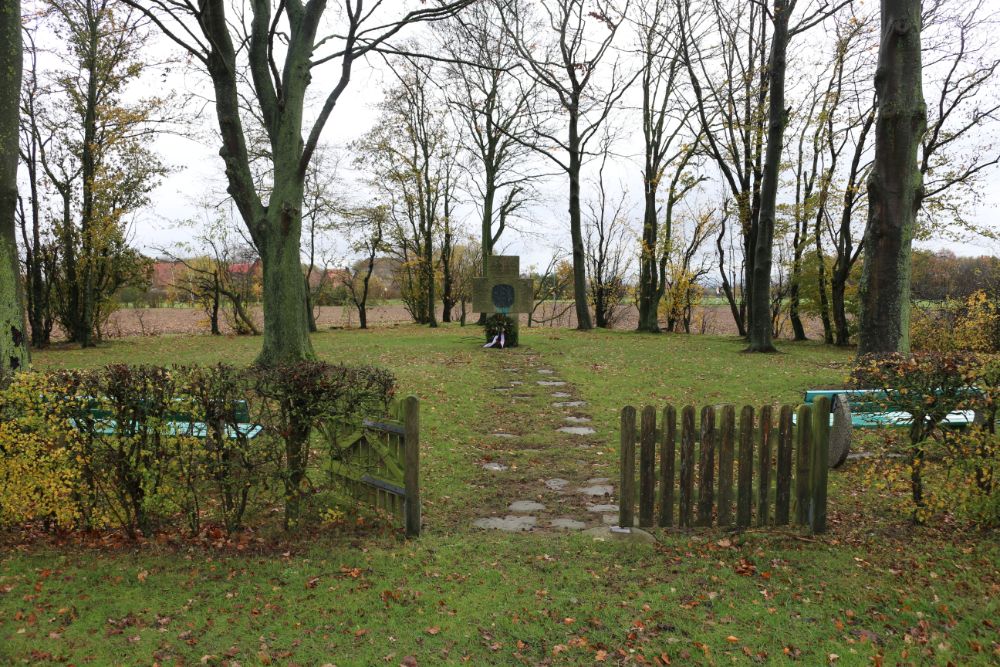 Ehrenfriedhof Bierde