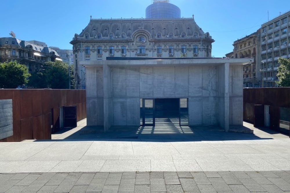 Holocaust Monument