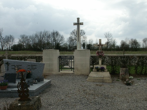 Commonwealth War Graves Eterpigny Extension