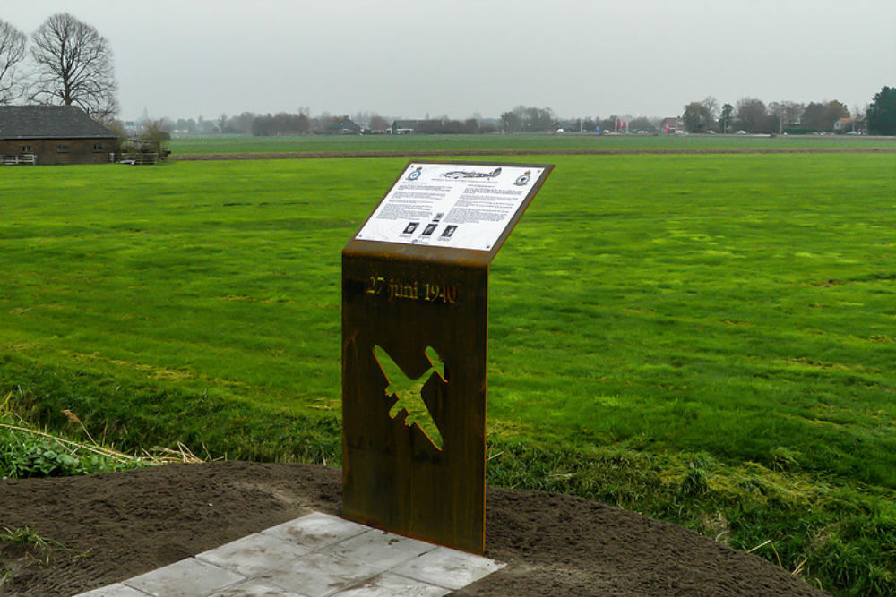 Monument Crash Bristol Blenheim L9447