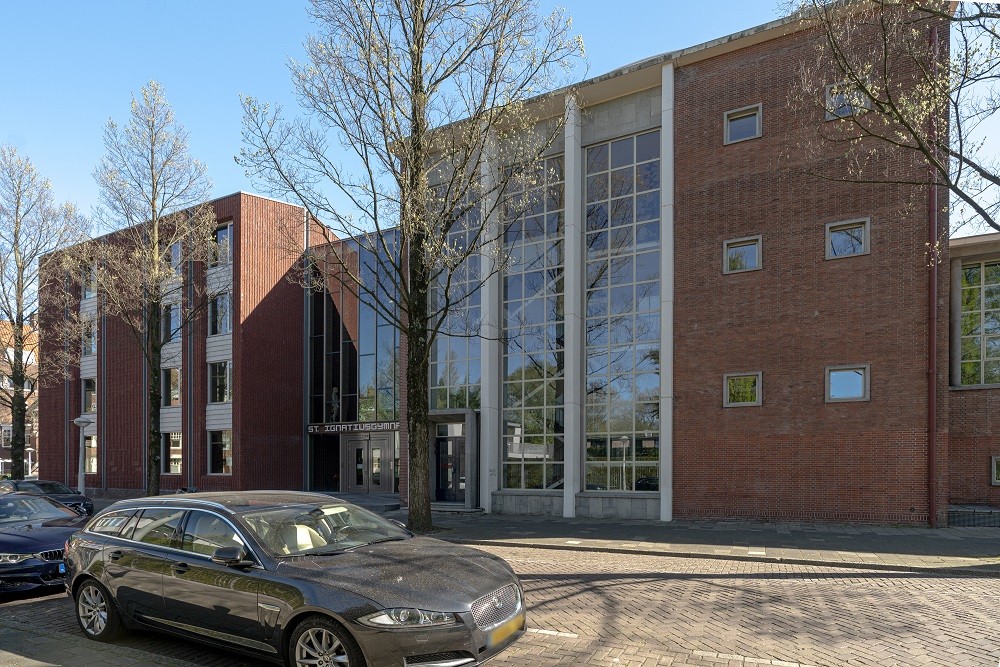 St. Ignatiusgymnasium #2