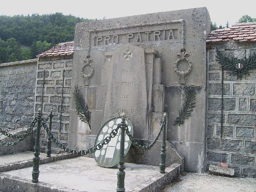 Oorlogsmonument Begraafplaats Jougne #1