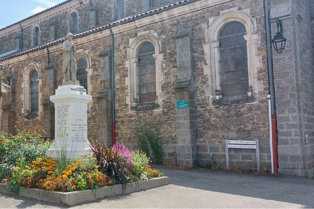 War Memorial Saint-Barthélémy-Lestra #1