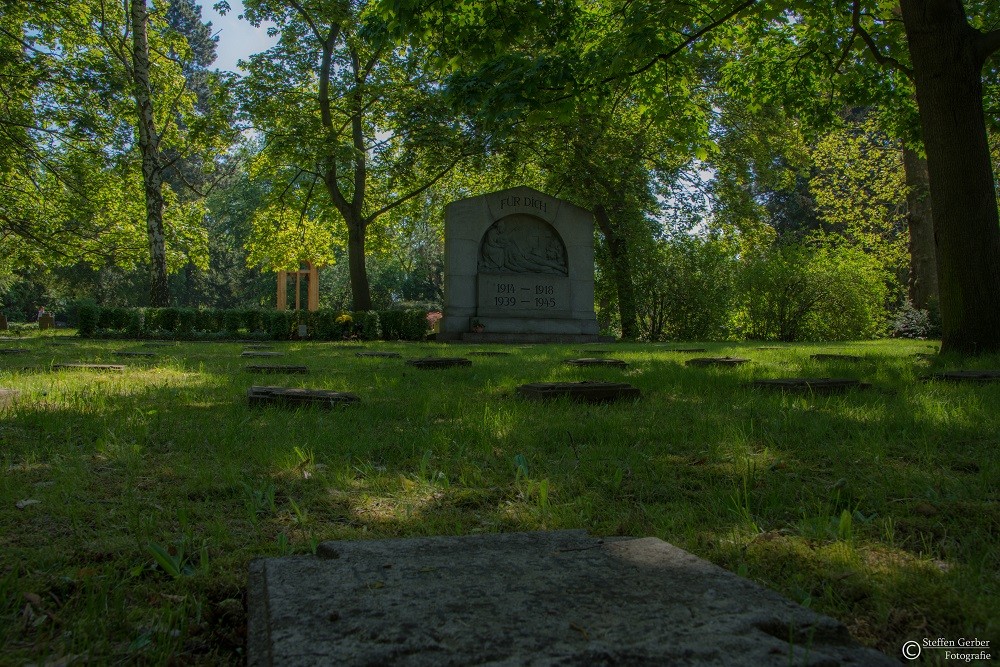 Oorlogsbegraafplaats Michaelisfriedhof Zeitz #2