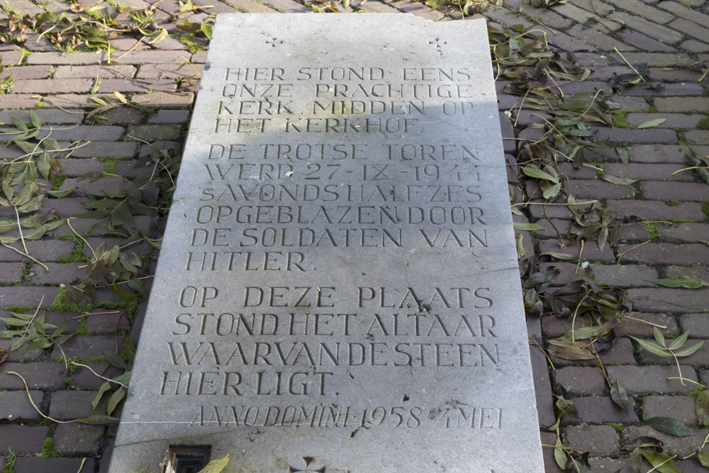 War Memorial Doornenburg #2