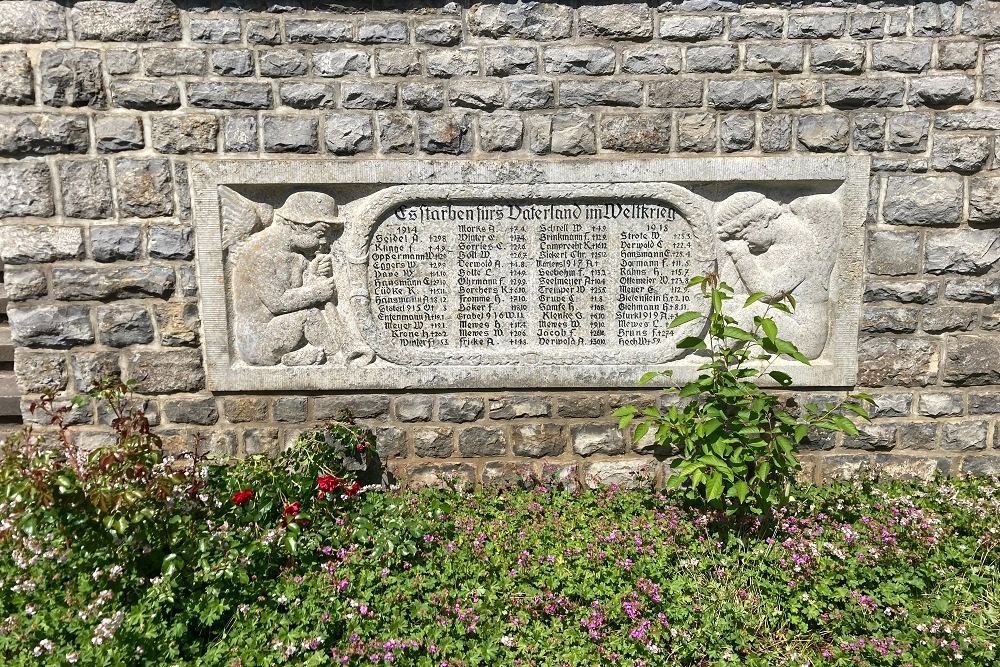 War Monument Polle #2