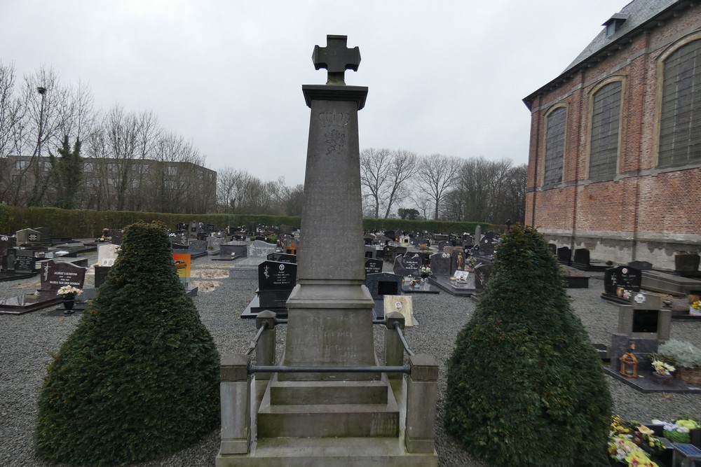 War Memorial Sint-Martens-Lierde #1