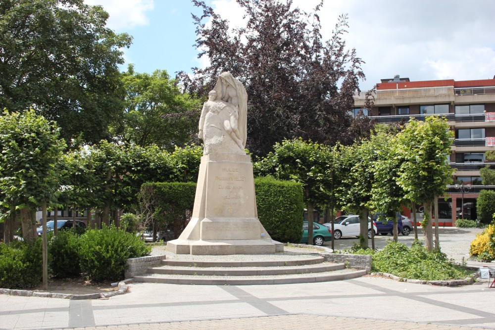 War Memorial Maldegem #1