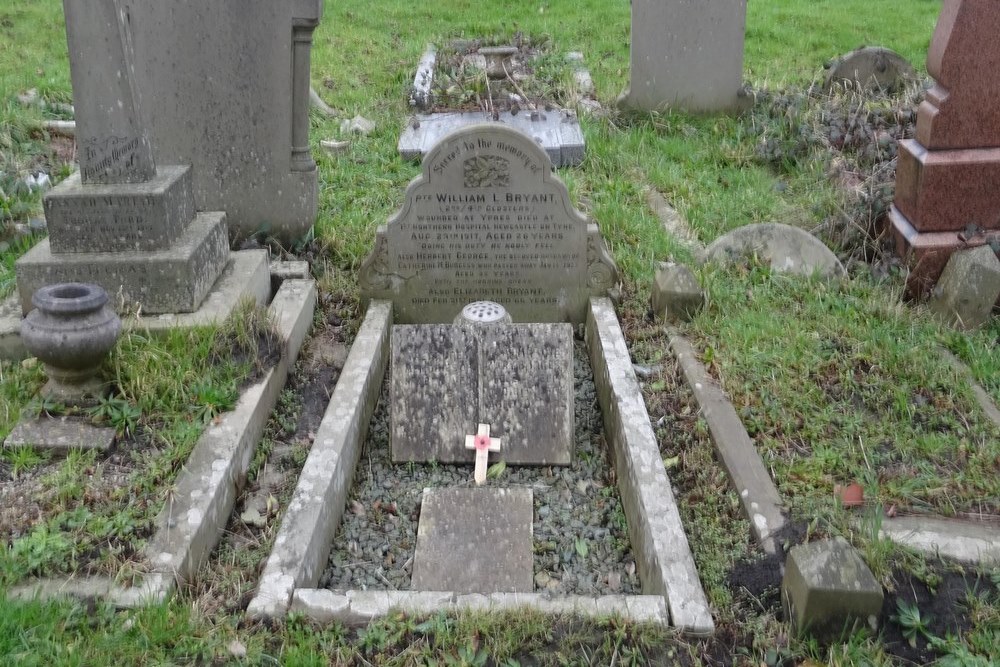 Commonwealth War Grave Kingswood Methodist Church Burial Ground