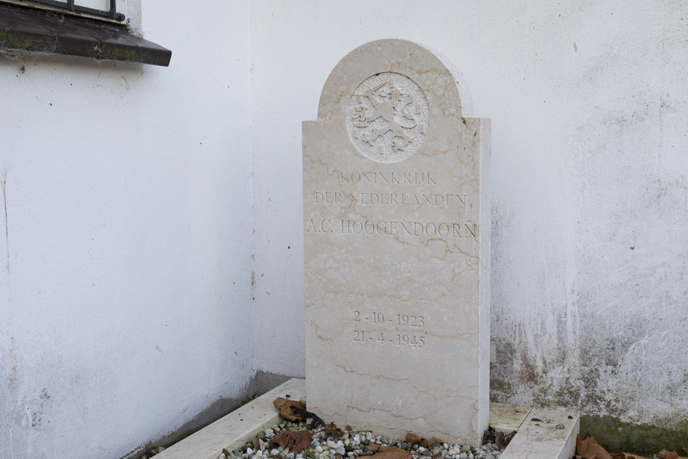 Dutch War Grave Willige Churchyard Langerak #1