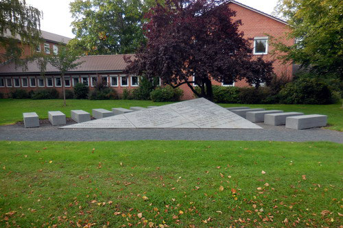 Monument Bergen-Belsen Proces Lneburg #3
