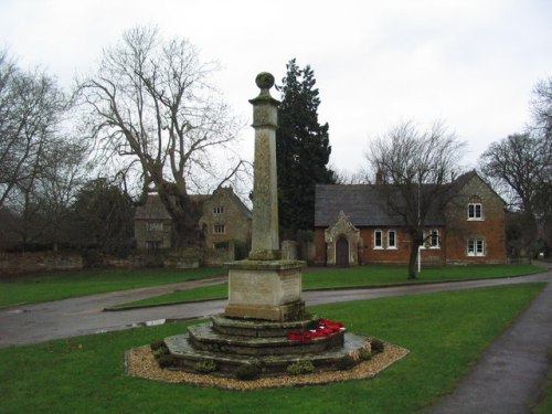 Oorlogsmonument Stoke Albany #1