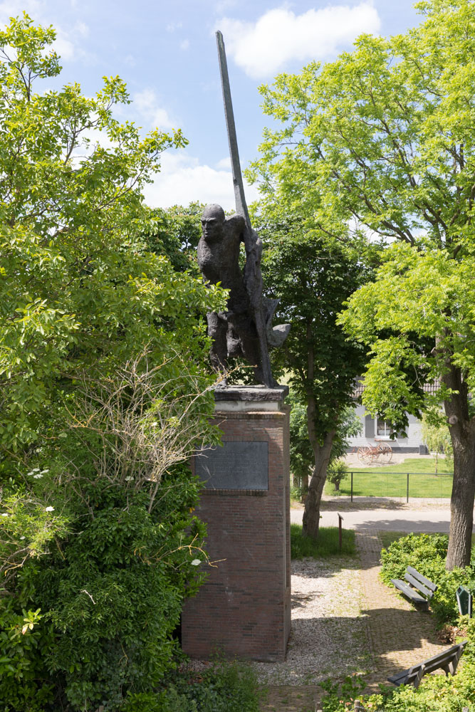 Monument 'De Roeier' #2