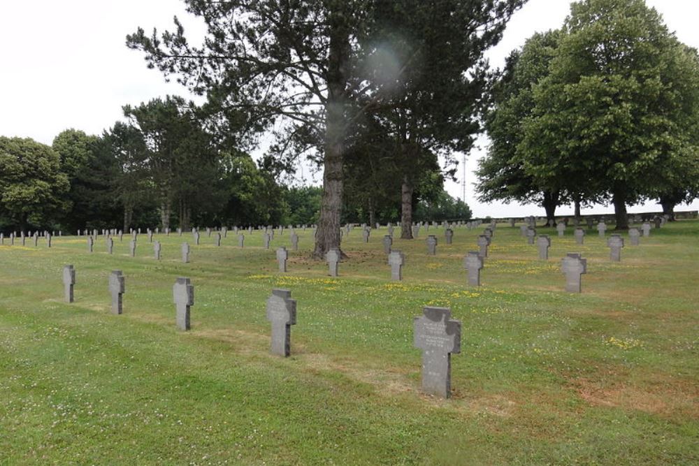 French-German War Cemetery Crécy-au-Mont #1