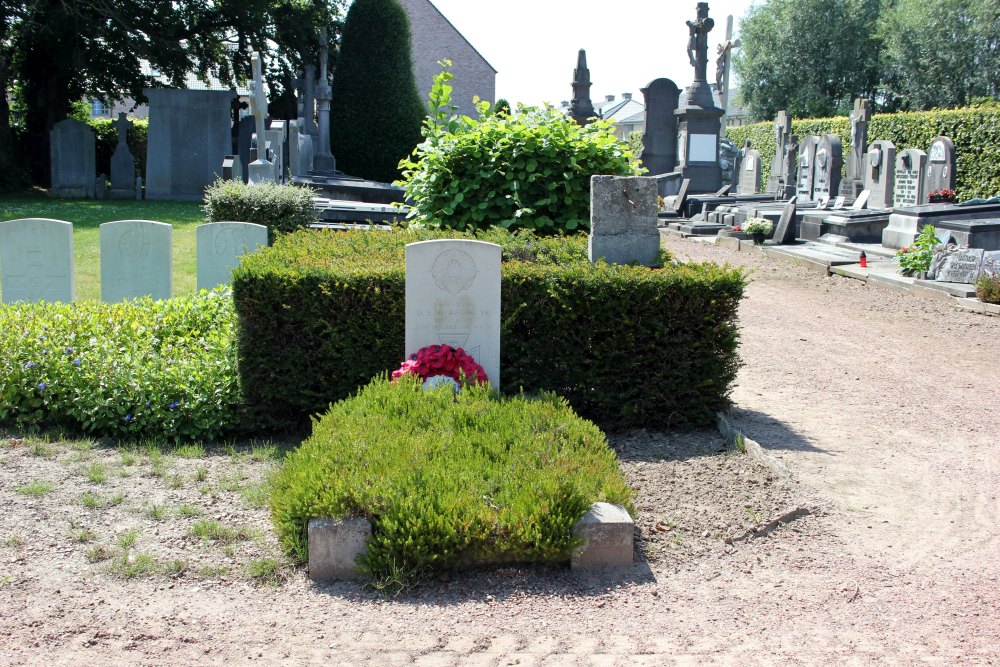 Commonwealth War Graves Stasegem #3