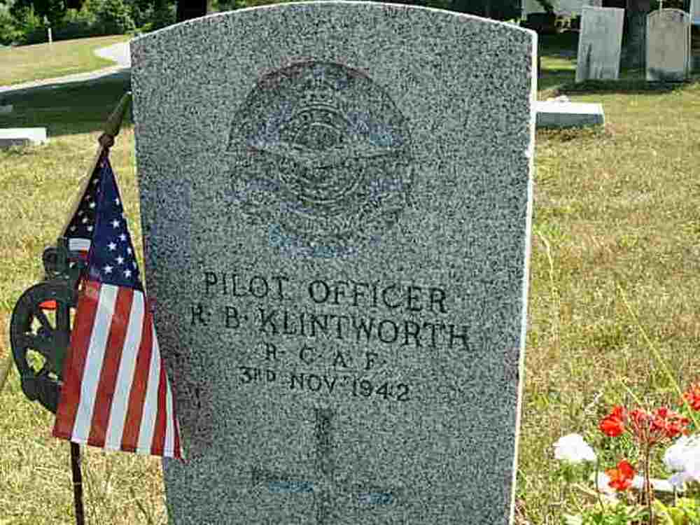 Commonwealth War Grave Saint Margaret Cemetery