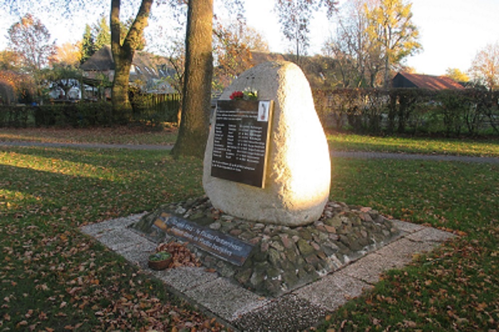 Monument 1e Poolse Pantserdivisie Emmen #3